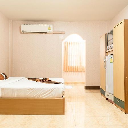 Pn Gold Resort Bangsaen Екстериор снимка