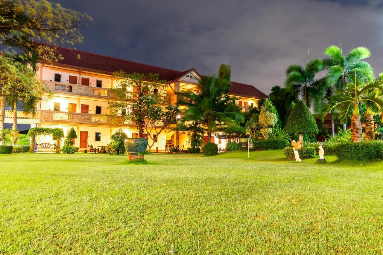Pn Gold Resort Bangsaen Екстериор снимка