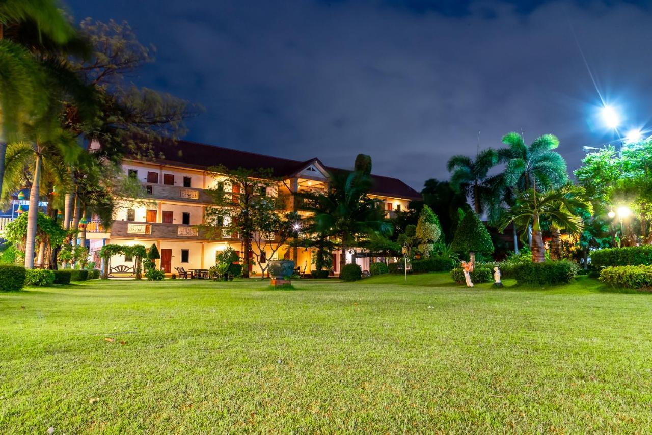 Pn Gold Resort Bangsaen Екстериор снимка