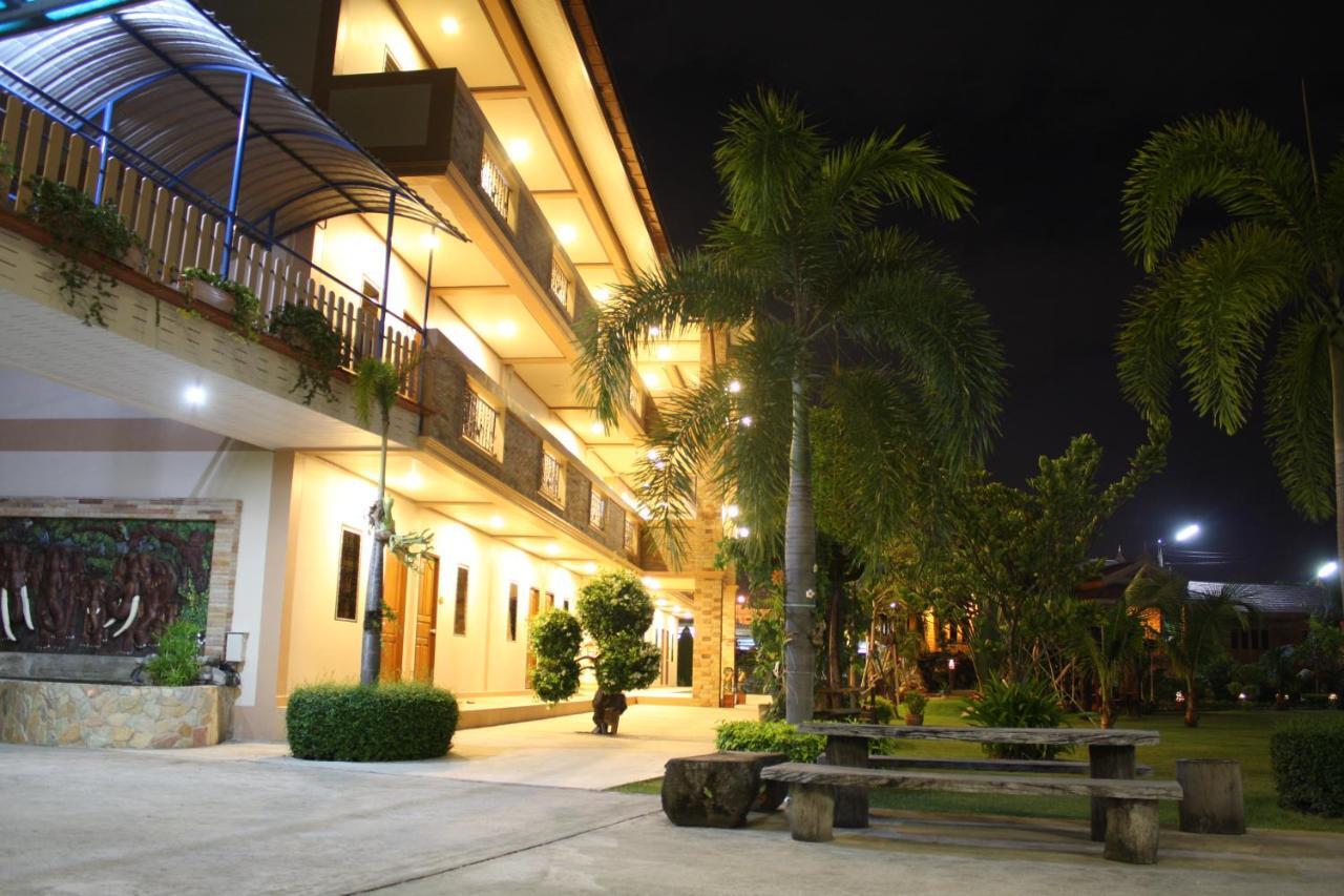 Pn Gold Resort Bangsaen Екстериор снимка