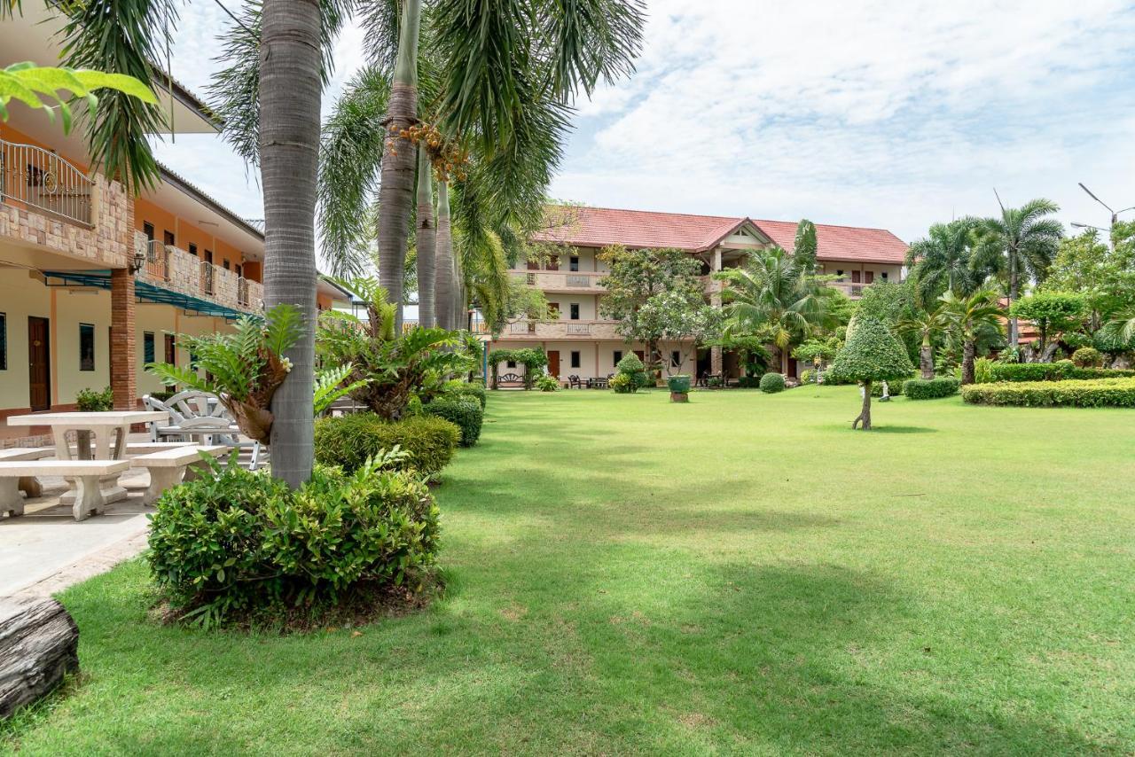 Pn Gold Resort Bangsaen Екстериор снимка