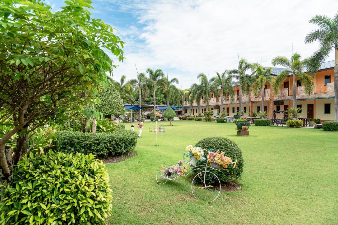 Pn Gold Resort Bangsaen Екстериор снимка